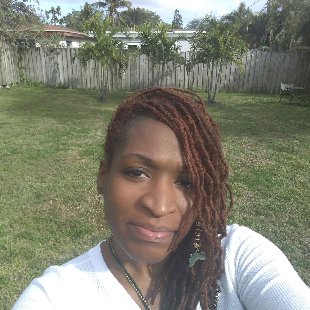 Meet your Posher, Latoya